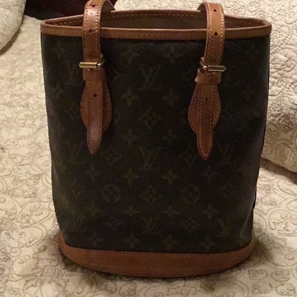 Louis Vuitton Handbags - Authentic Louis Vuitton Bucket Purse PM